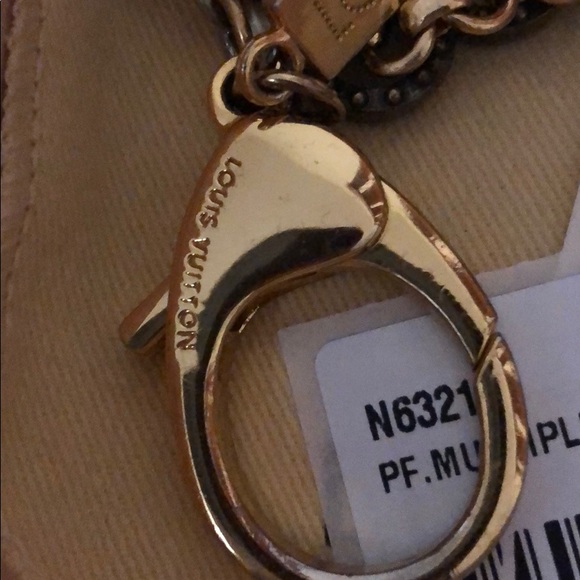 Louis Vuitton charm /keychain - Picture 4 of 7